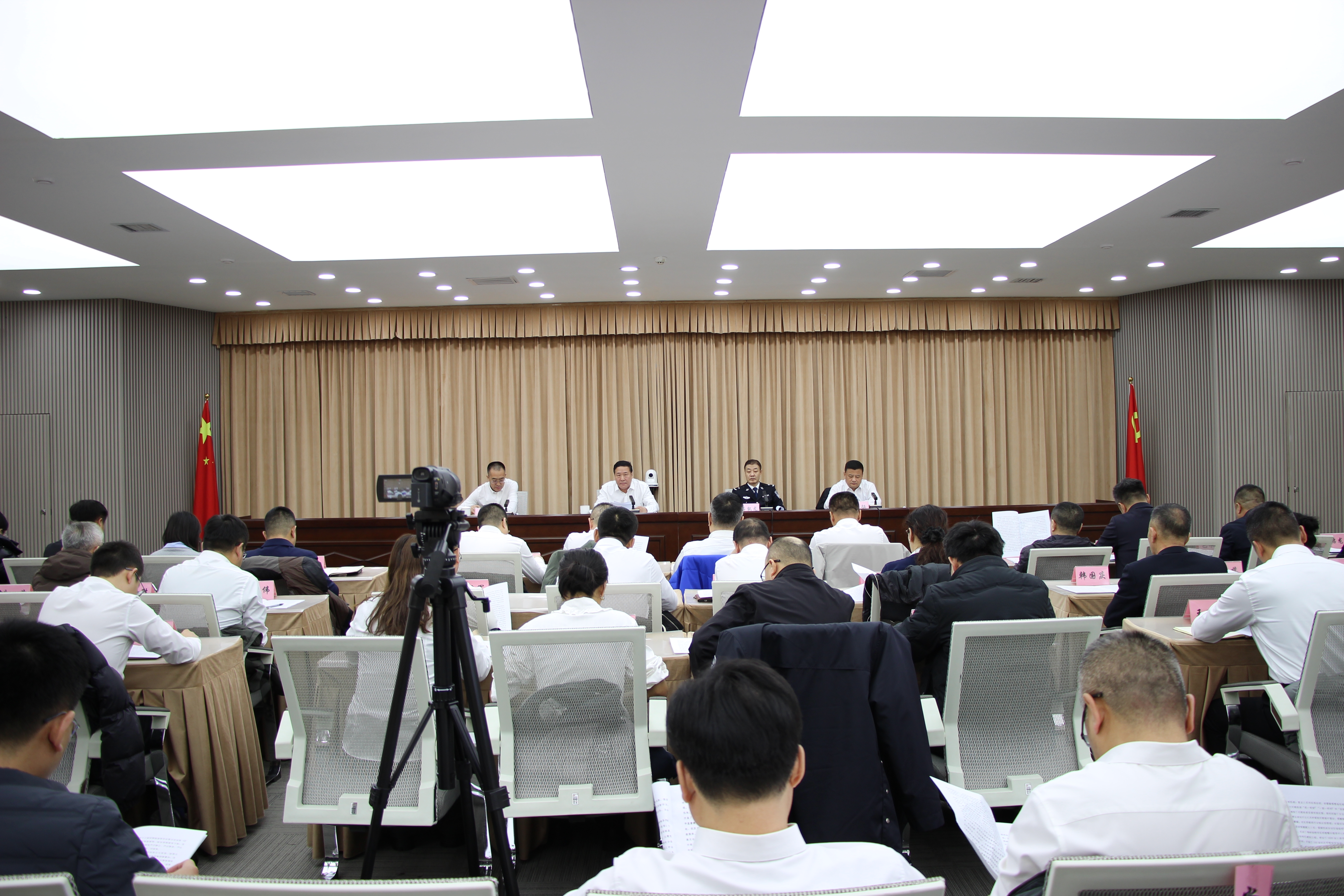 锡林浩特市委政法工作会议召开
